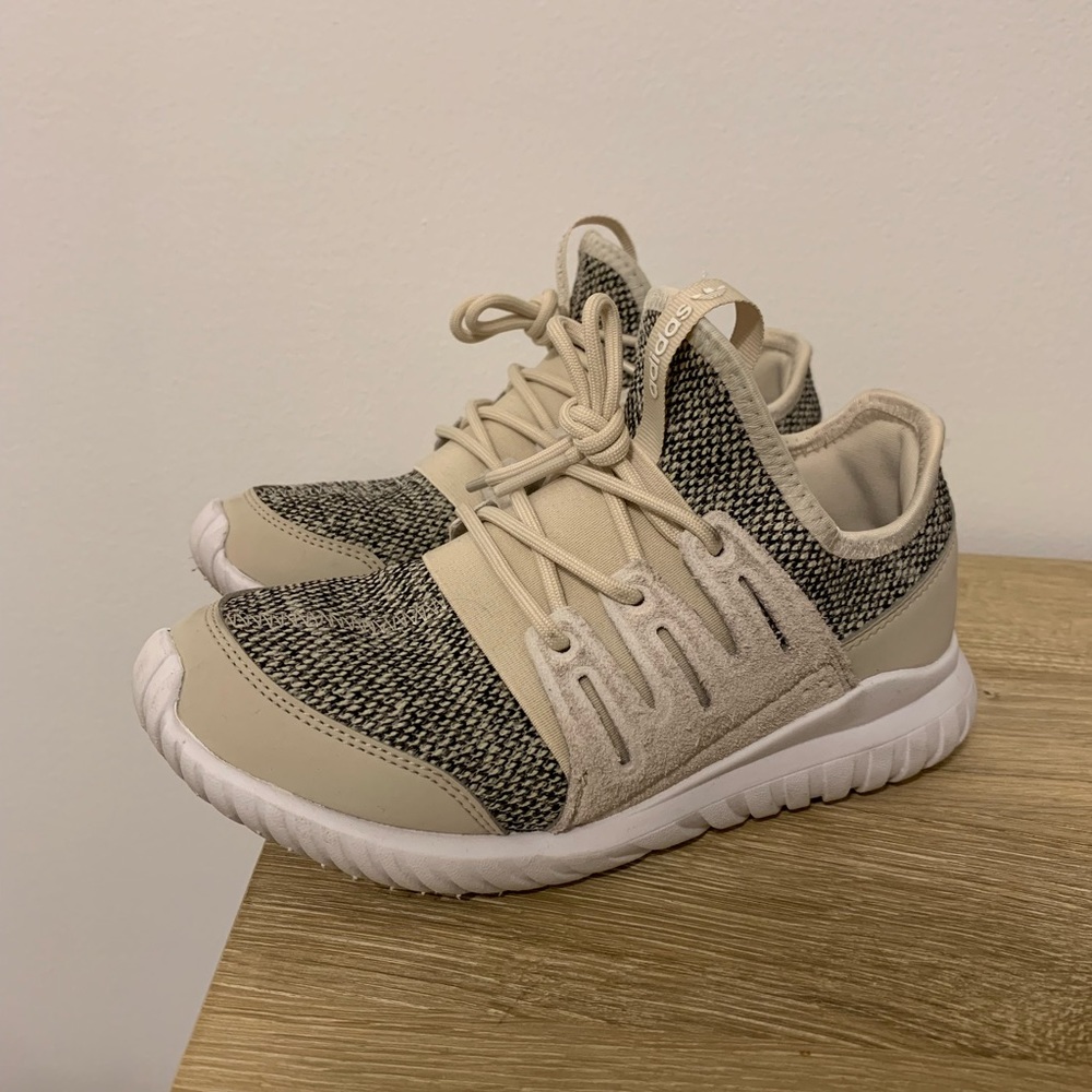 Kids Adidas Tubular Size 2